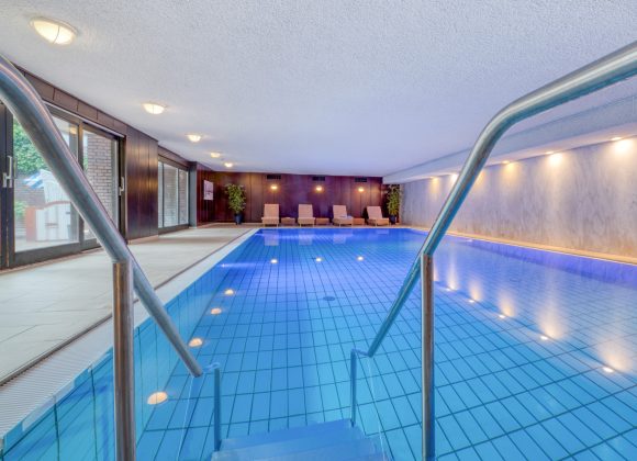 Indoor Pool im Appartement Hotel in Timmendorfer Strand